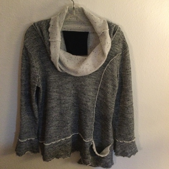 Boutique Tops - Boutique Gray Knit Sweatshirt Type Roll Neck Top Size L